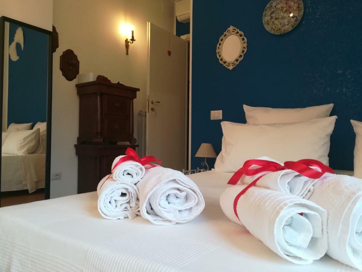 Double Room with Private Internal Bathroom